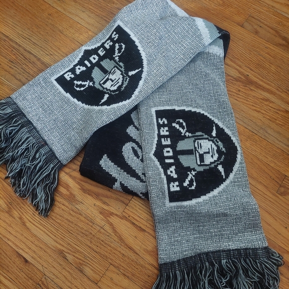 OAKLAND Raiders Silver and Black Scarf NFL Football Fans (Bag D) - Picture 1 of 2